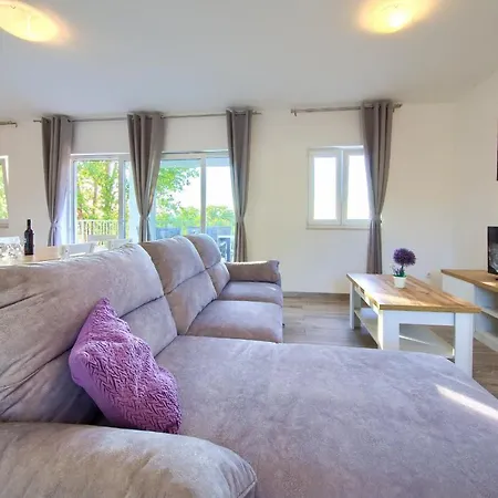 Vista Tatil Evi Malinska